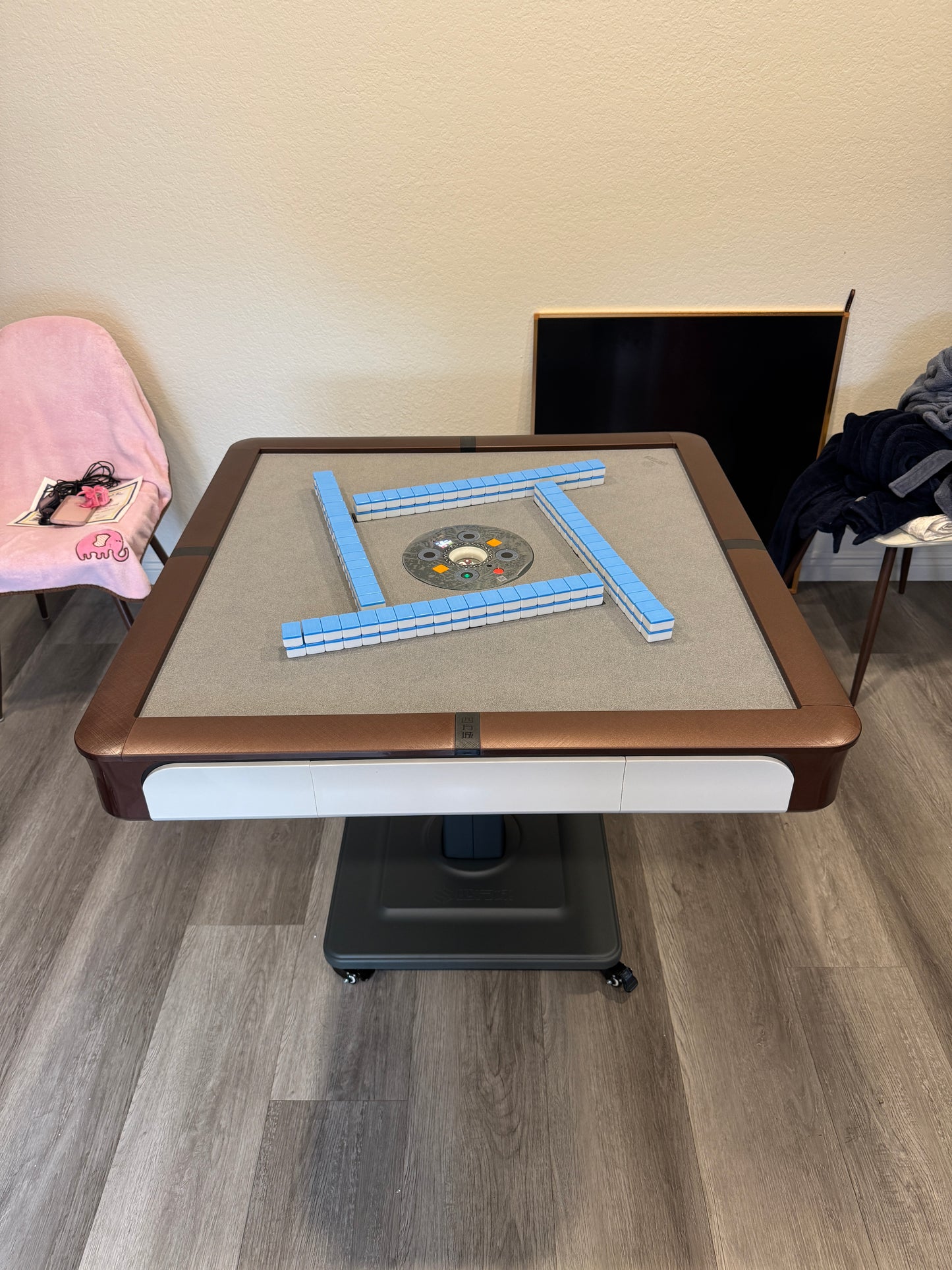 T650 premium mahjong table, rubber based table cloth, automatic heat drying and sanitizing, 55dB low noise shuffle, optional 4 leg style 36mm tiles 3 dices台湾牌36号小牌,三颗色子,咖啡白可折叠款 可选四腿餐桌款